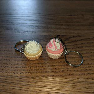 Scented Cupcake Keychain (Vanilla or Strawberry)